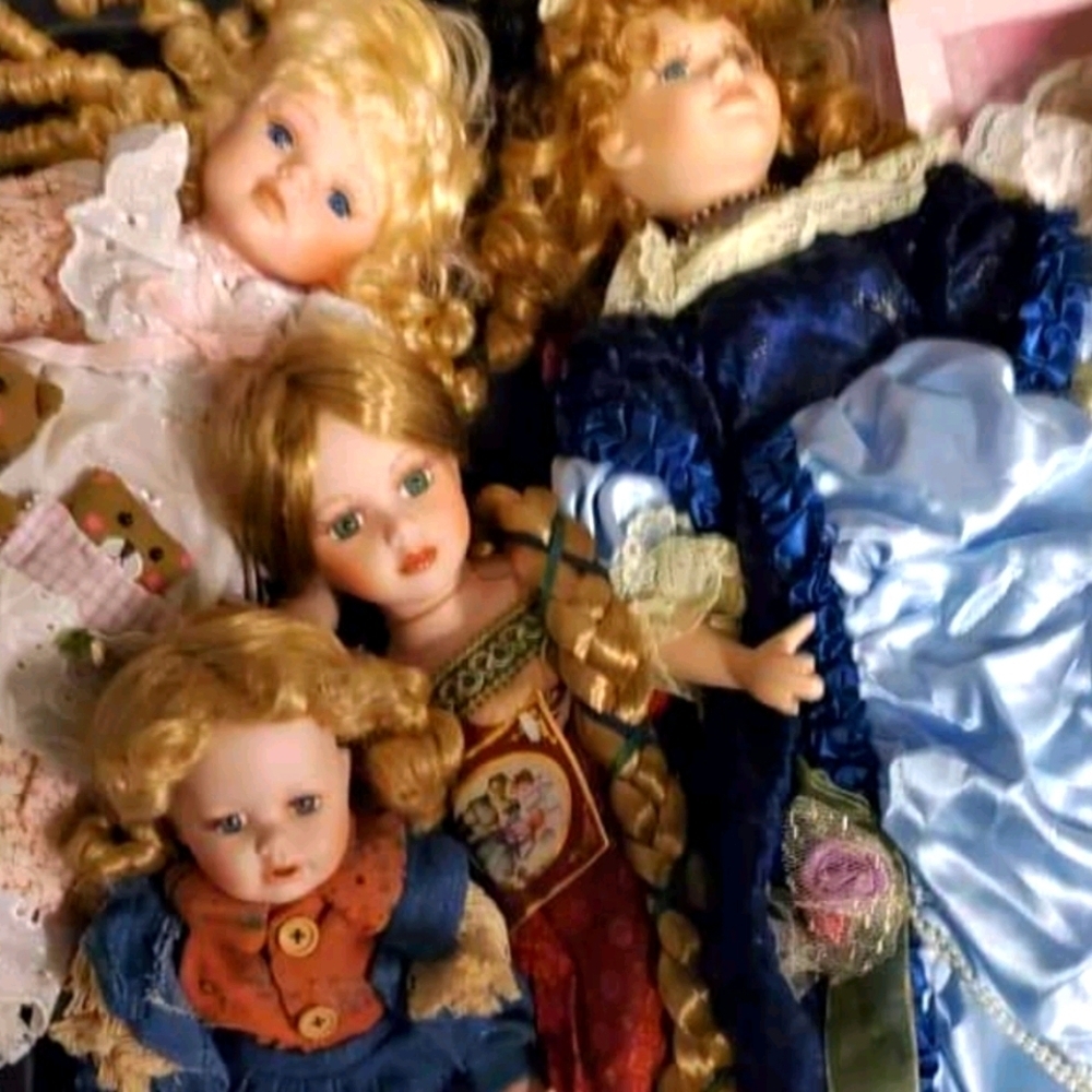 6 gorgeous porcelin dolls - Picture 1 of 7